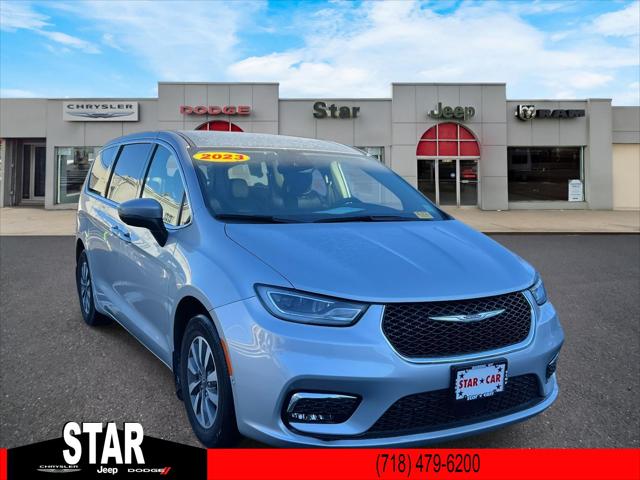 2023 Chrysler Pacifica Hybrid Touring L for sale in Queens Village, NY
