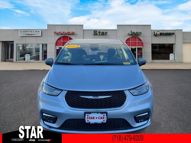 2023 Chrysler Pacifica Hybrid Touring L
