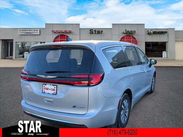 2023 Chrysler Pacifica Hybrid Touring L