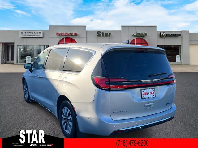 2023 Chrysler Pacifica Hybrid Touring L