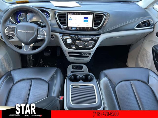 2023 Chrysler Pacifica Hybrid Touring L