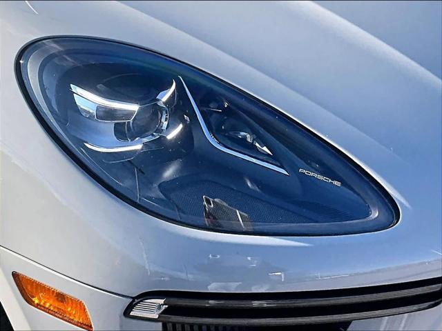 2021 Porsche Macan Turbo