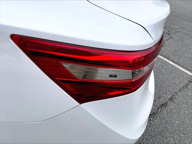 2018 Toyota Avalon Hybrid Limited