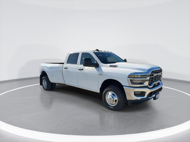 2026 RAM Ram 3500 RAM 3500 TRADESMAN CREW CAB 4X4 8 BOX