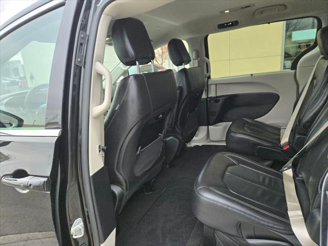 2022 Chrysler Pacifica Touring L