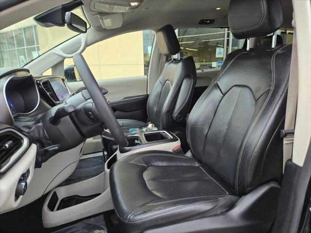 2022 Chrysler Pacifica Touring L