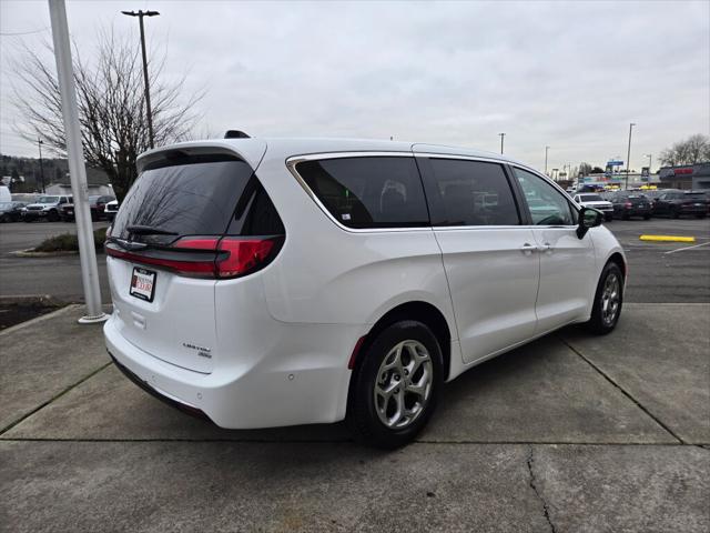 2024 Chrysler Pacifica Limited AWD
