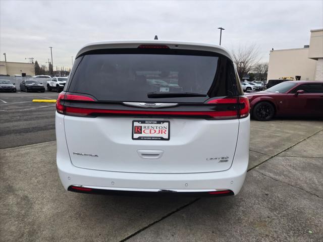 2024 Chrysler Pacifica Limited AWD