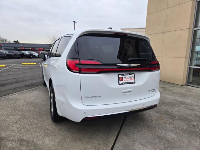2024 Chrysler Pacifica Limited AWD