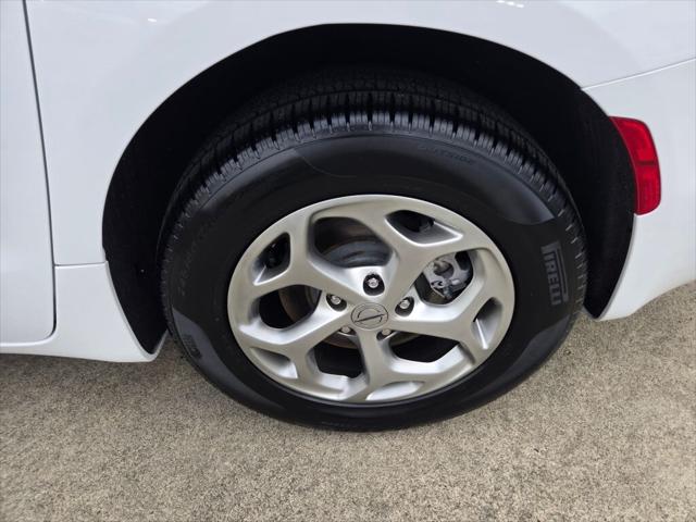 2024 Chrysler Pacifica Limited AWD