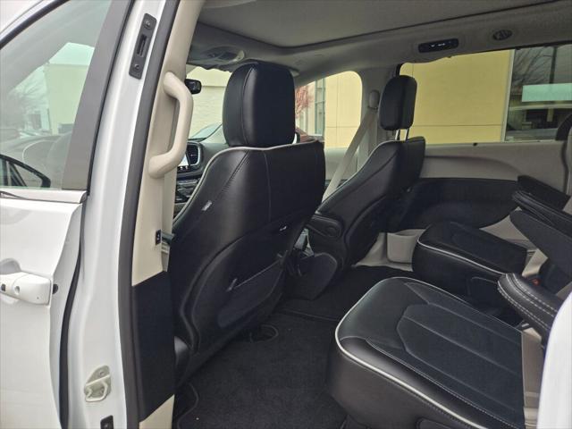 2024 Chrysler Pacifica Limited AWD