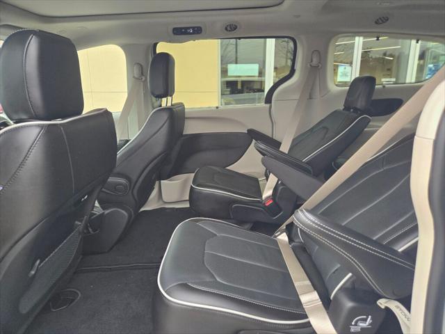 2024 Chrysler Pacifica Limited AWD