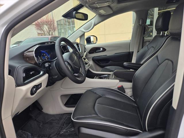 2024 Chrysler Pacifica Limited AWD
