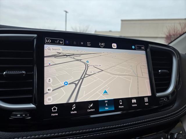2024 Chrysler Pacifica Limited AWD