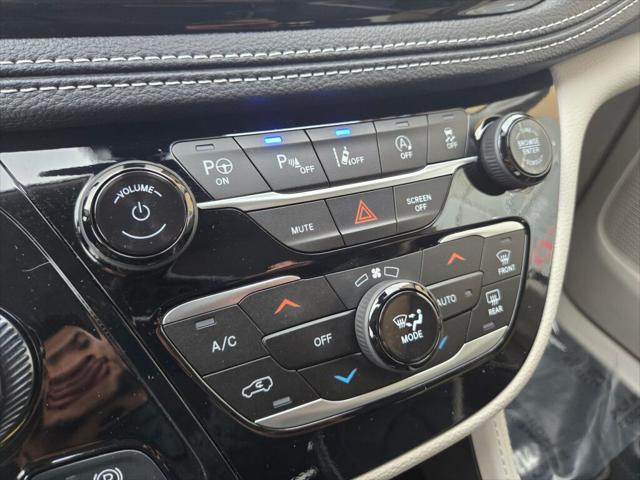 2024 Chrysler Pacifica Limited AWD