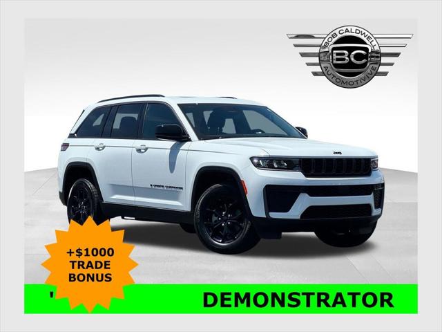 2026 Jeep Grand Cherokee GRAND CHEROKEE LAREDO ALTITUDE 4X4