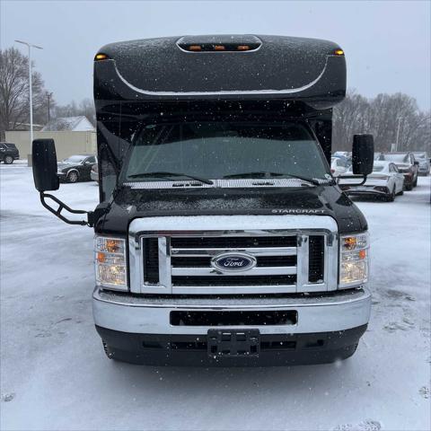 2025 Ford E-450 Cutaway E-450 DRW 158 WB
