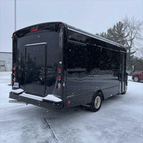 2025 Ford E-450 Cutaway E-450 DRW 158 WB