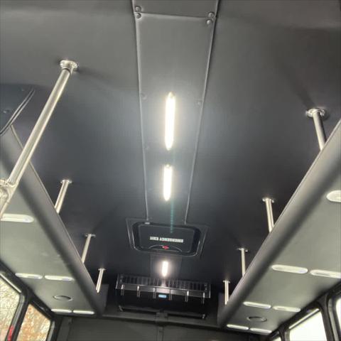 2025 Ford E-450 Cutaway E-450 DRW 158 WB
