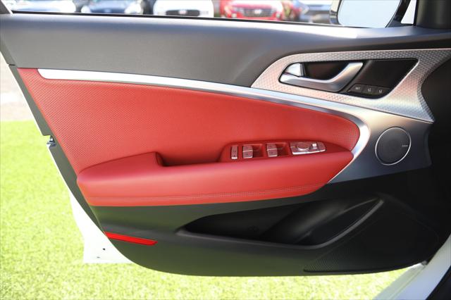 2023 Genesis G70 2.0T RWD