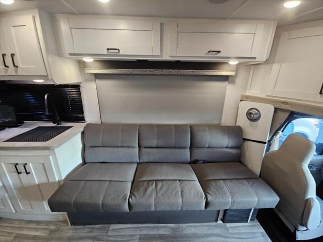 2026 Ford E-350 Cutaway Unknown