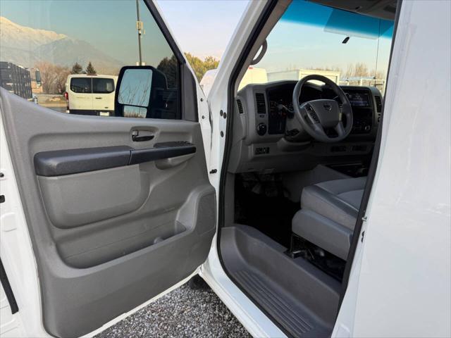 2021 Nissan 2500 SV High Roof V8