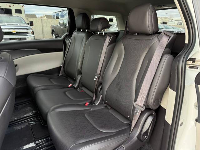 2024 Kia Carnival MPV LX Seat Package