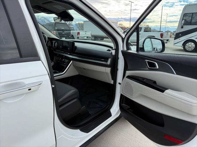 2024 Kia Carnival MPV LX Seat Package