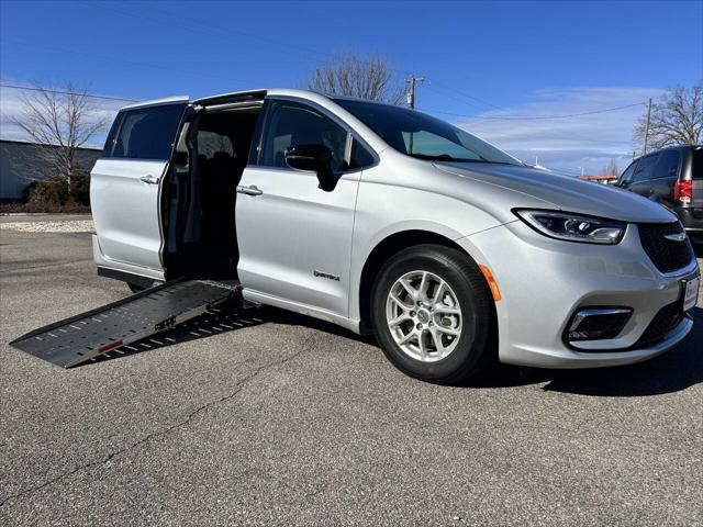 2024 Chrysler Pacifica Touring L for sale in Midlothian, VA