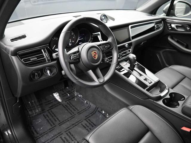 2025 Porsche Macan T