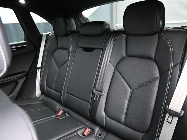 2025 Porsche Macan T