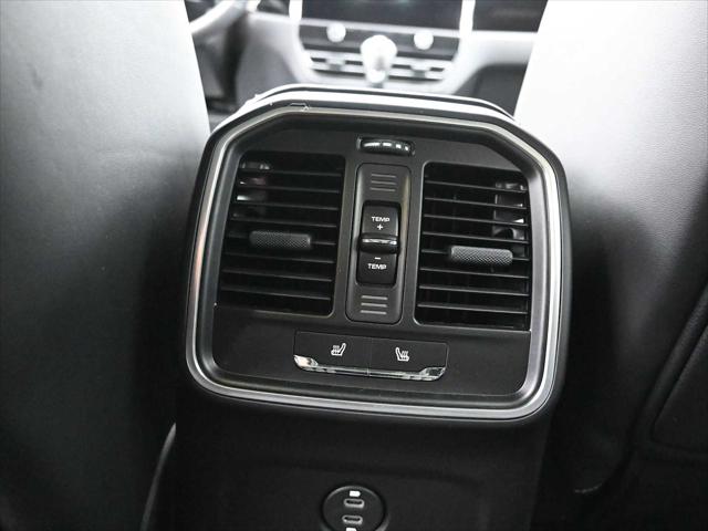 2025 Porsche Macan T