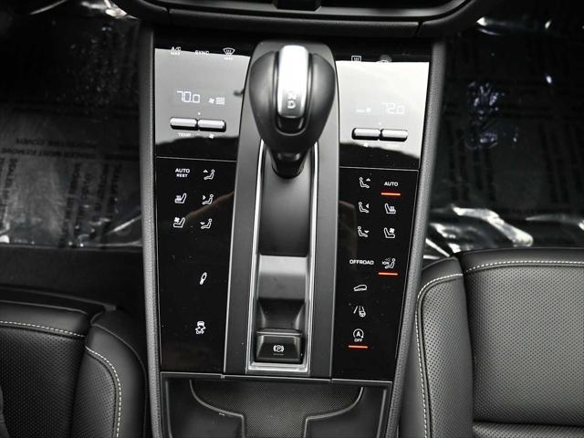 2025 Porsche Macan T