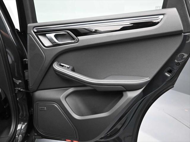 2025 Porsche Macan T