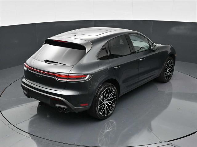 2025 Porsche Macan T