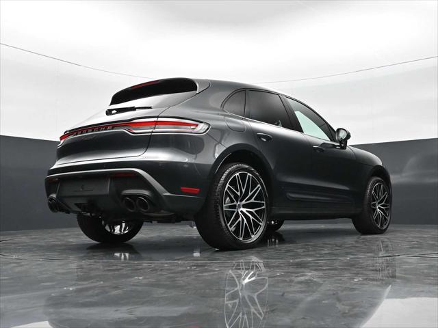 2025 Porsche Macan T