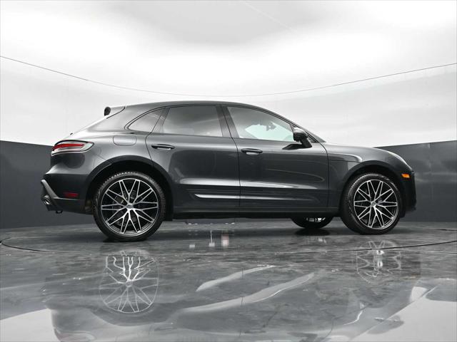 2025 Porsche Macan T