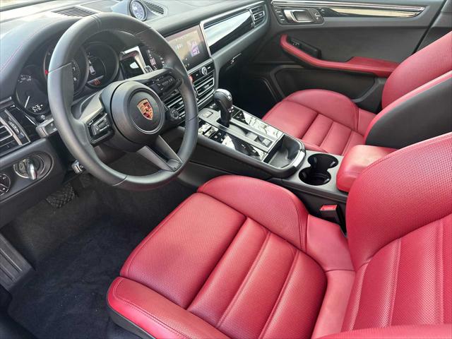 2025 Porsche Macan T