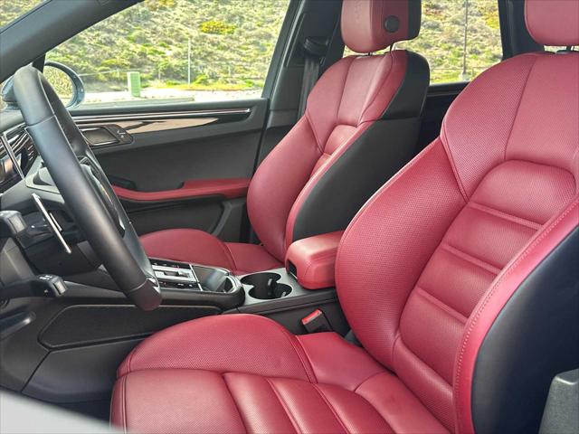 2025 Porsche Macan T