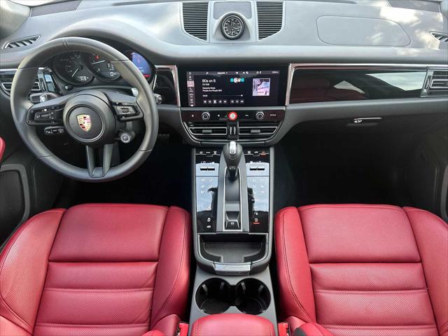 2025 Porsche Macan T