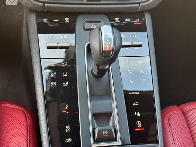 2025 Porsche Macan T