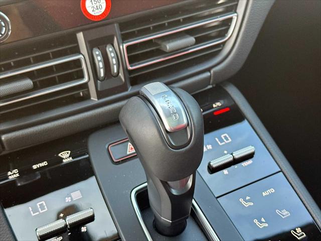 2025 Porsche Macan T