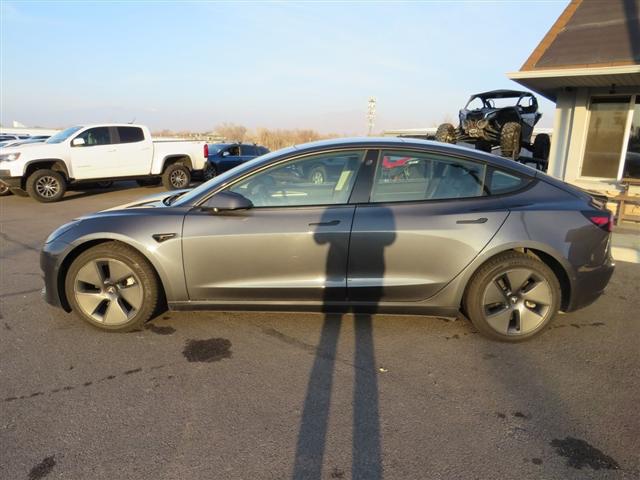 2022 Tesla Model 3 Rear-Wheel Drive
