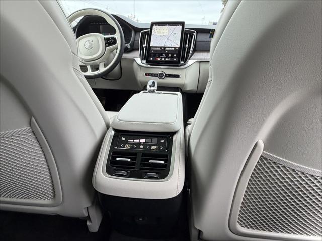 2026 Volvo XC90 Ultra, B6 AWD Gas (mild hybrid), Gasoline, Bright, 7 Seats