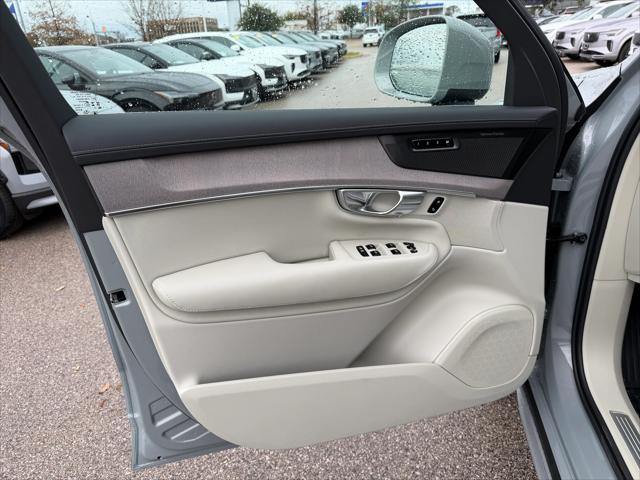 2026 Volvo XC90 Ultra, B6 AWD Gas (mild hybrid), Gasoline, Bright, 7 Seats
