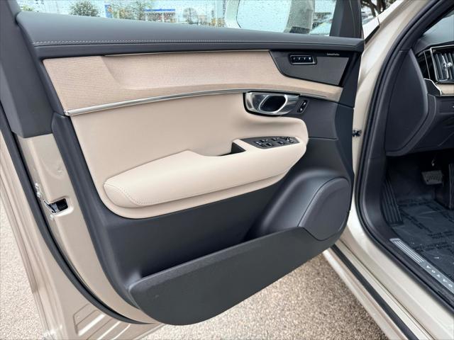 2026 Volvo XC90 Plus, B6 AWD Gas (mild hybrid), Gasoline, Bright, 7 Seats