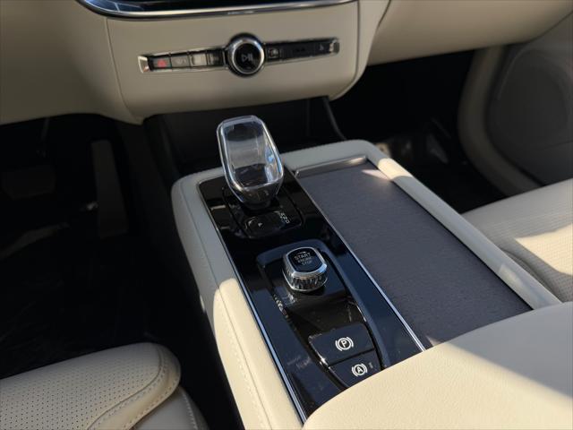 2026 Volvo XC90 Ultra, B6 AWD Gas (mild hybrid), Gasoline, Bright, 7 Seats