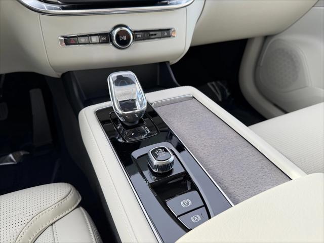 2026 Volvo XC90 Ultra, B6 AWD Gas (mild hybrid), Gasoline, Bright, 7 Seats