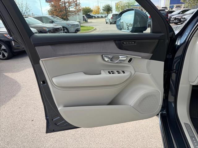 2026 Volvo XC90 Ultra, B6 AWD Gas (mild hybrid), Gasoline, Bright, 7 Seats
