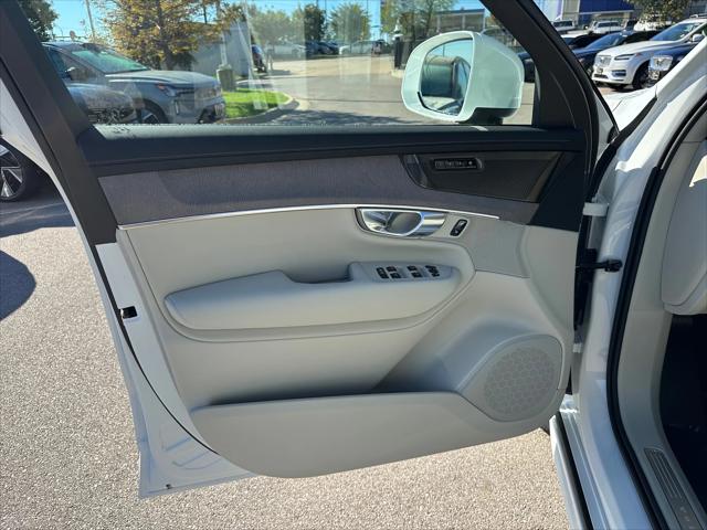 2026 Volvo XC90 Ultra, B6 AWD Gas (mild hybrid), Gasoline, Bright, 7 Seats